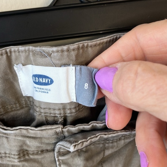 Old Navy khaki cargo shorts size 8 - Picture 3 of 7